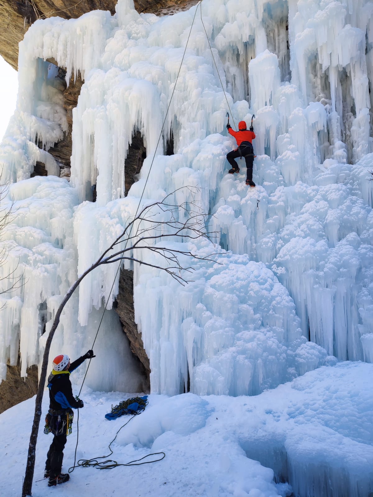 Escalade sur cascade de glace.