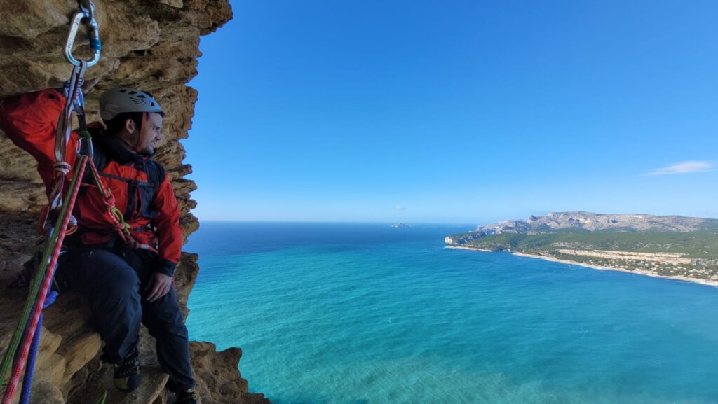 Escalade en grande voie dans les Calanques